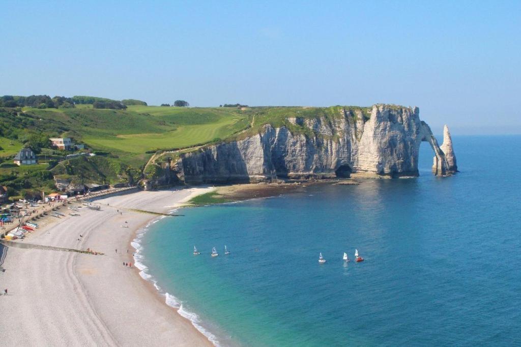 Camping Les Falaises De Toussaint Exteriör bild