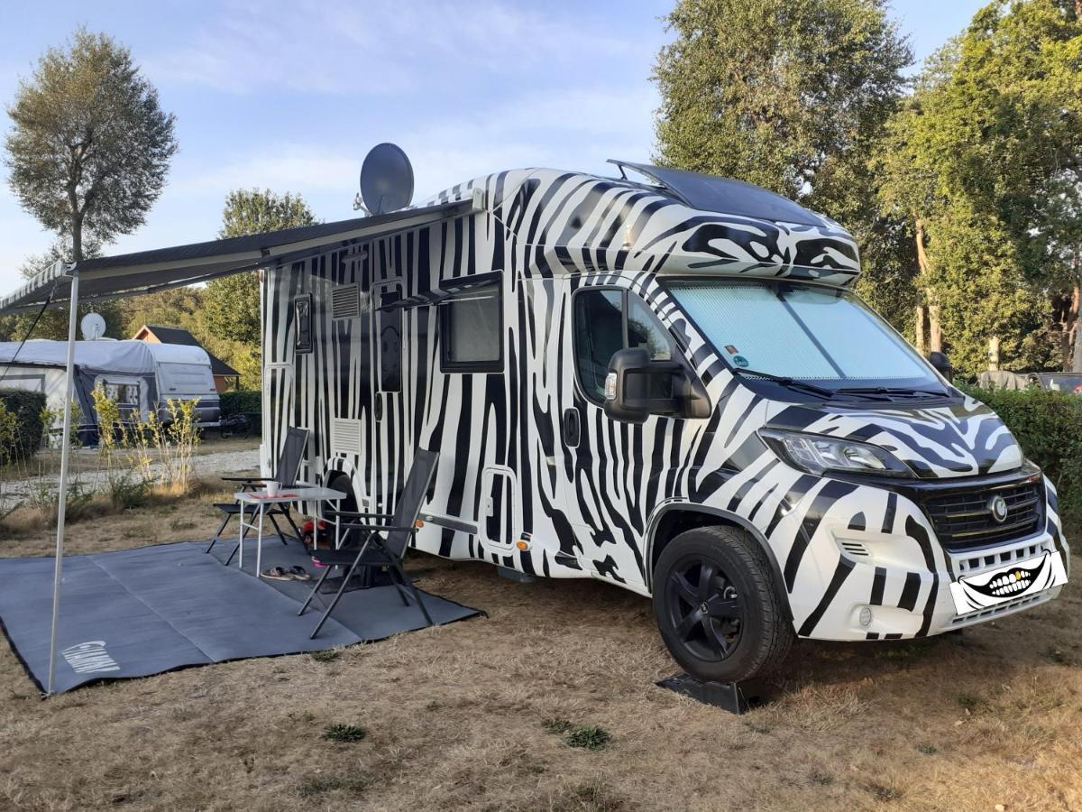 Camping Les Falaises De Toussaint Exteriör bild