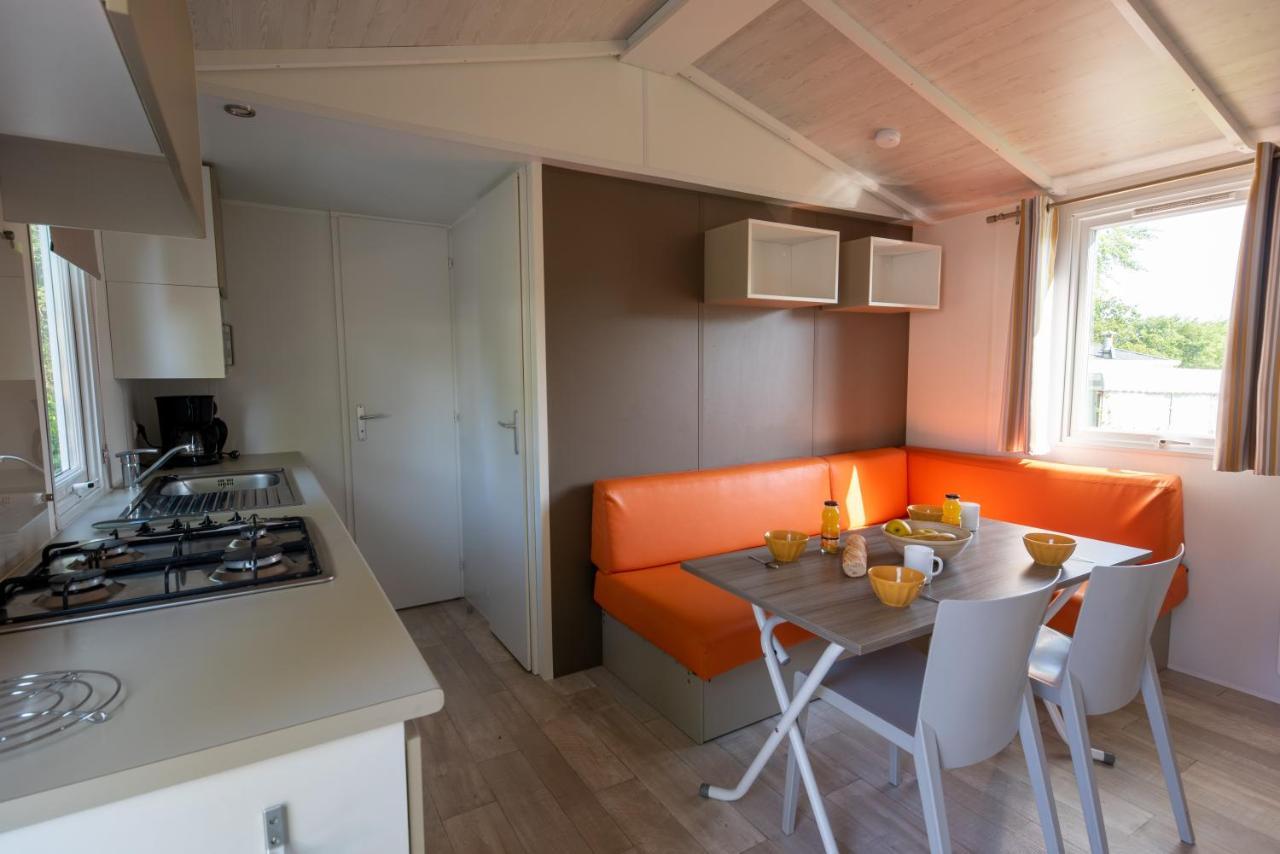 Camping Les Falaises De Toussaint Exteriör bild